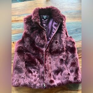 FUN J. CREW FAUX FUR MAROON VEST.